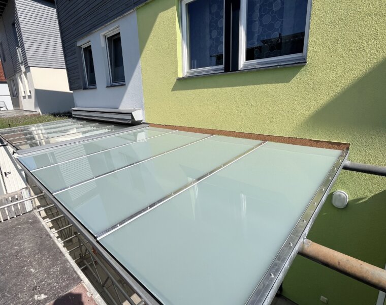 Glasüberdachung